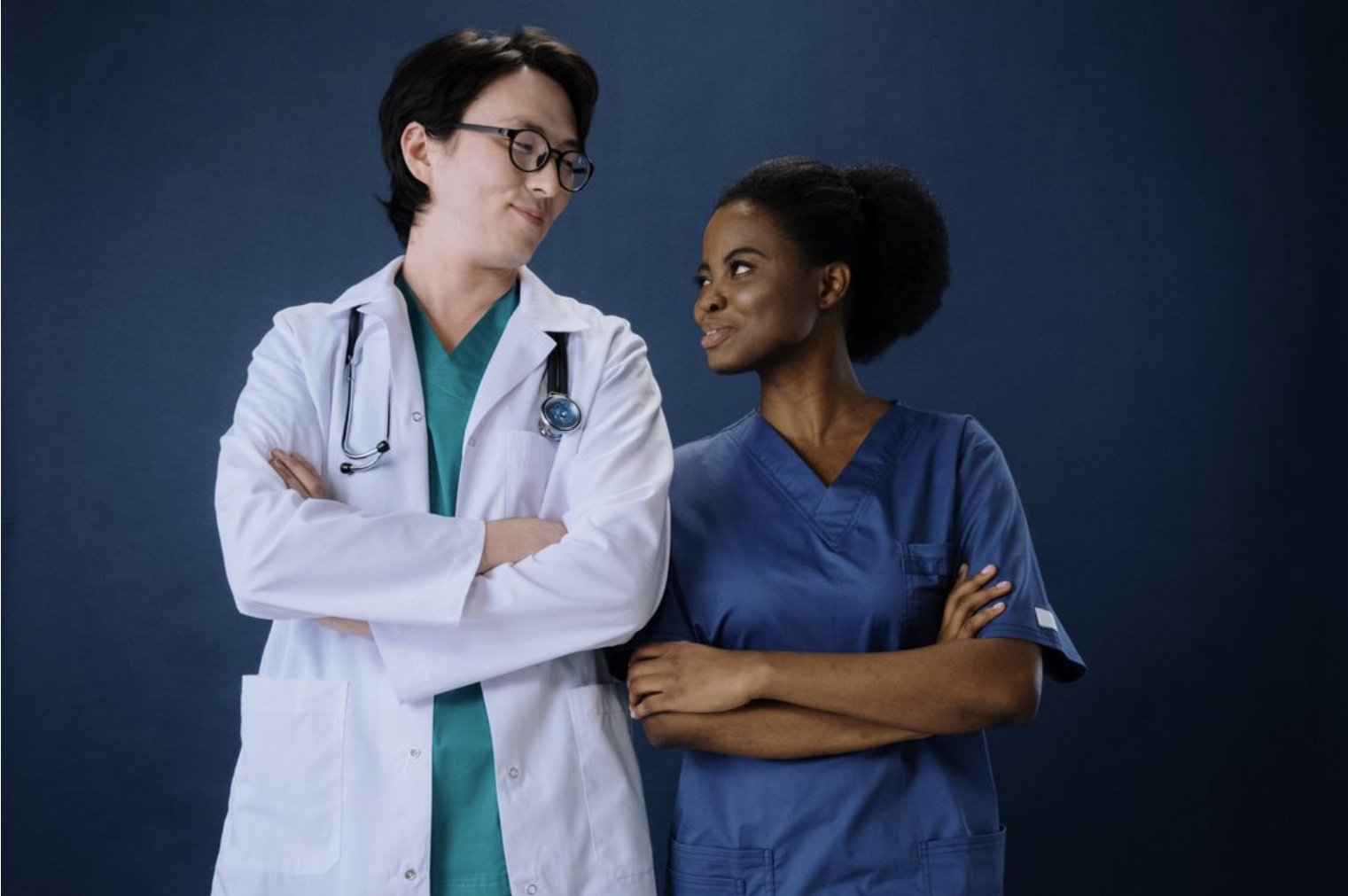 Médicos usando el software Historia Clínica RD